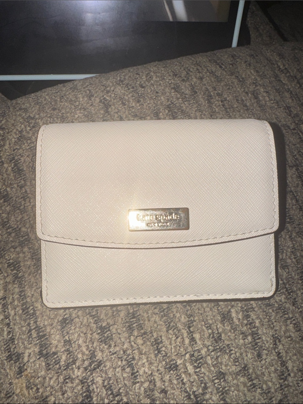 Kate Spade pale cream Saffiano leather compact wallet with gold plaque